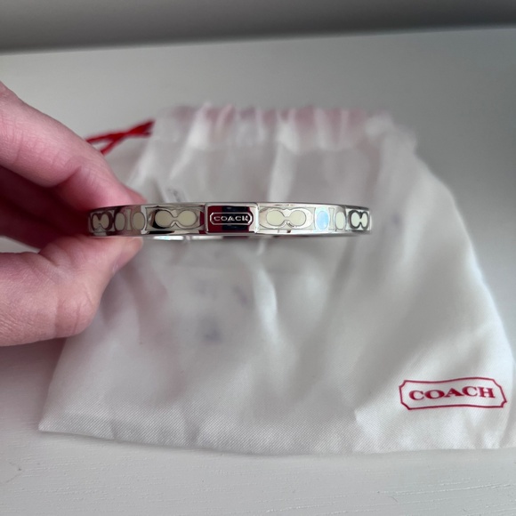 Couch bangle bracelet - Picture 3 of 4